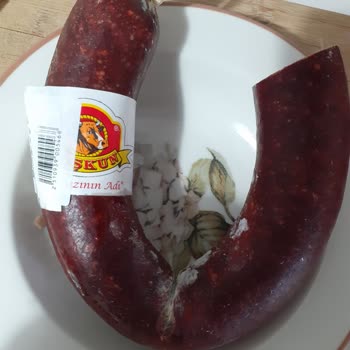 Dolapta Yağ Akıtan Coşkun Sucuk