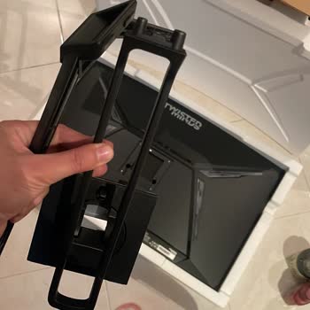 Koskoca Teknosa 1 Vidayı Gönderemiyor.