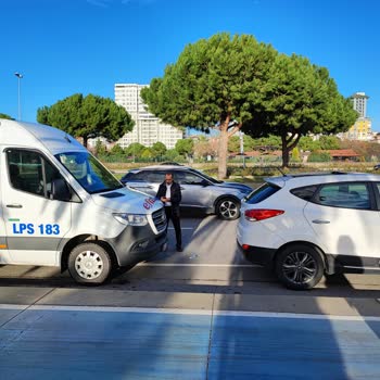 Efa Tur Minibüsü Trafiği Riske Atıyor