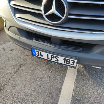 Efa Tur Minibüsü Trafiği Riske Atıyor