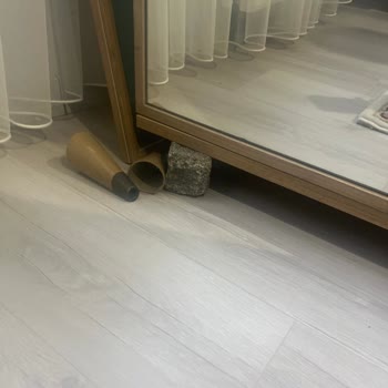 Bellona Dolabın Ayağının Kırılması