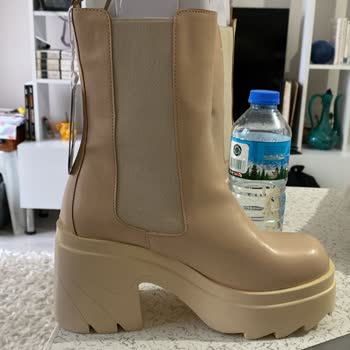 Bershka Ayakkabıda Ayıplı Mal Gönderdi