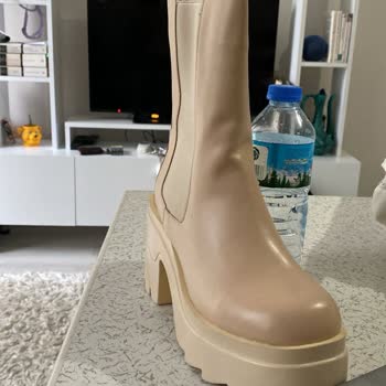 Bershka Ayakkabıda Ayıplı Mal Gönderdi