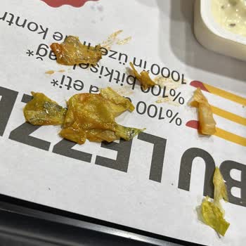 McDonald's Kızılay AVM Karşısı Şubesi Rengi Griye Dönen Marullar!