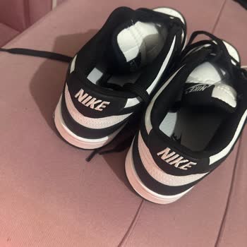 Sneaker Borsası Sneakers Borsası Bizi Takmıyor
