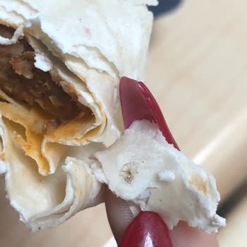 Şok Marketler Mezzet Çiğ Köfte İçerisinden Örümcek Çıktı