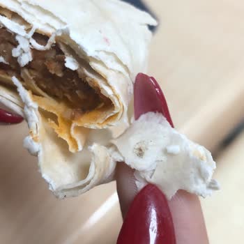 Şok Marketler Mezzet Çiğ Köfte İçerisinden Örümcek Çıktı