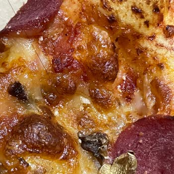 Pizza Hut Pizza Dan Saç Çıktı