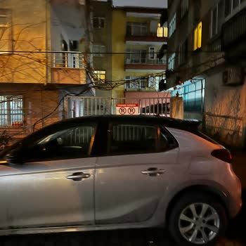 Tiktak Kirala Garaj Önüne Hatalı Park