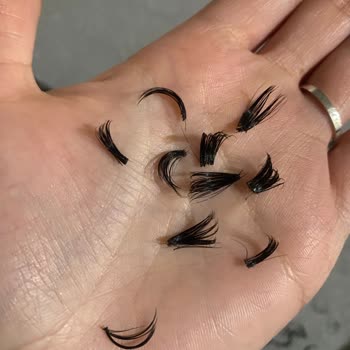 Ayşegül Mut Güzellik Merkezi Kirpik Uygulamasında Hüsran