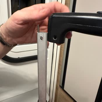 Samsonite Bir Ay Garantide Kalan Çantaya İşlem Yapmayıp Yolladı