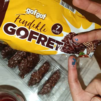 BİM Gofgof Fındıklı Gofretin İçinden Çıkan Plastik Parçaları
