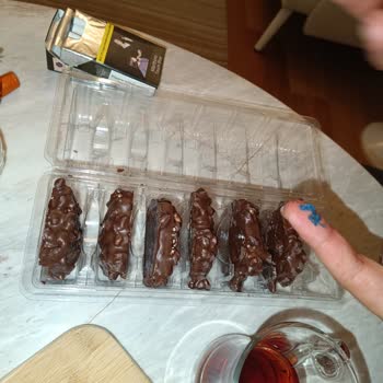 BİM Gofgof Fındıklı Gofretin İçinden Çıkan Plastik Parçaları