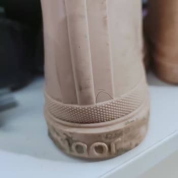 İgor Ayakkabı Yağmur Çizmesi Kısa Sürede Çatladı