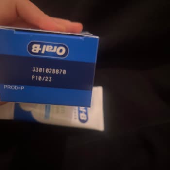 Şok Marketler Kasa Arkası Son Kullanma Tarihi Geçmiş Diş Macunu Satıyor