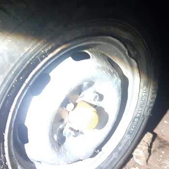 Bayrakdar Kardeşler Tekne Römorku Jantlarının Darbeli Ve Yamuk Olması