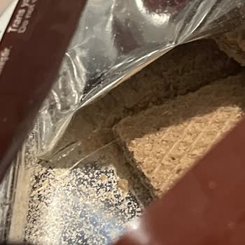 Saç Teli Şoku: Biscolata Veni'de Hijyen Sorunu!