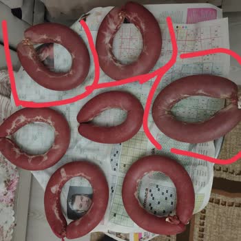 Afyon Kültür Sucukları Taş Çıkan Ve Kötü Kokan Ürün