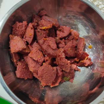 Afyon Kültür Sucukları Taş Çıkan Ve Kötü Kokan Ürün