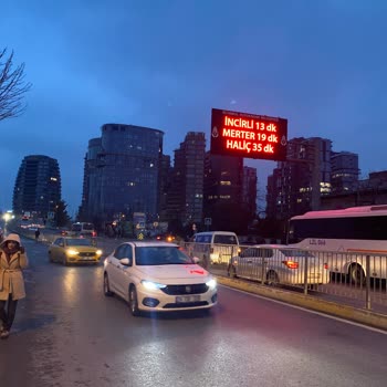 İBB - İstanbul Büyükşehir Belediyesi HT12 Sefer Saatleri