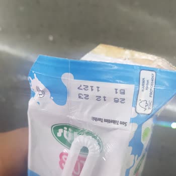 Sütaş Küçük Kutu Süt Bozuk Çıktı