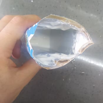 Sütaş Küçük Kutu Süt Bozuk Çıktı