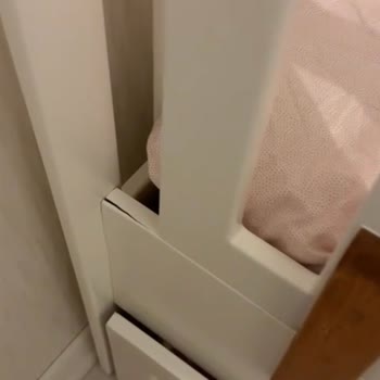 Kinderbett Bebek Odaları Ürününde Çatlama Oldu Ve Farklı Renk Takıldı