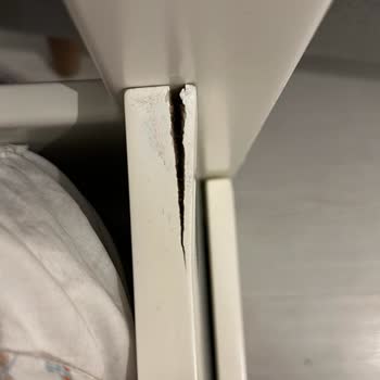 Kinderbett Bebek Odaları Ürününde Çatlama Oldu Ve Farklı Renk Takıldı