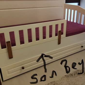 Kinderbett Bebek Odaları Ürününde Çatlama Oldu Ve Farklı Renk Takıldı