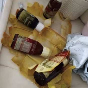 Sürat Kargo Gelen Malzemeler Kırık Dökük