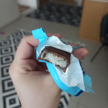 BİM'in Hijyen Eksikliği Ürünlerden Çıkan Kıllar
