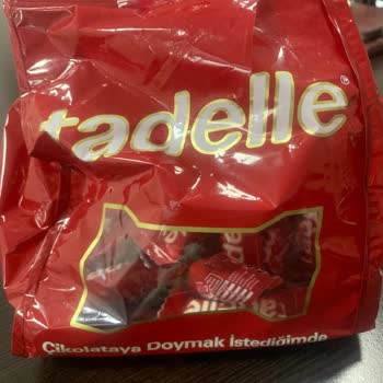 Sagra Tadelle Paket İçeriği Boş Yarım Çikolata Renginde Değişim