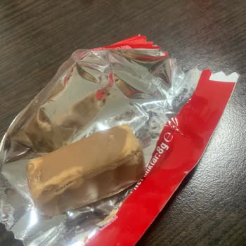 Sagra Tadelle Paket İçeriği Boş Yarım Çikolata Renginde Değişim