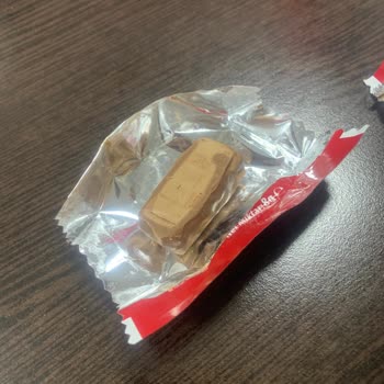 Sagra Tadelle Paket İçeriği Boş Yarım Çikolata Renginde Değişim