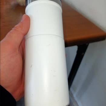 Stanley 9 Ayda Çizilen Ve Göçük Oluşan Termos