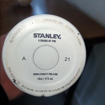 Stanley 9 Ayda Çizilen Ve Göçük Oluşan Termos