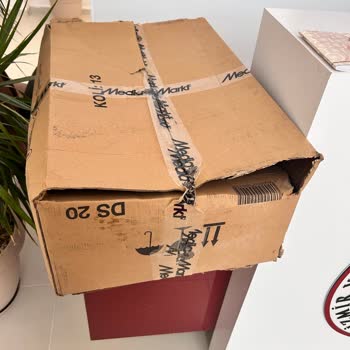 Yurtiçi Kargo-açılmaya Çalışılmış Ezik Kutuda Bilgisayar Siparişi