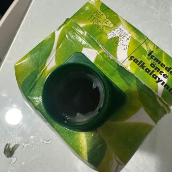 Cappy Meyve Suyu İçerisinden Çıkan Yosun