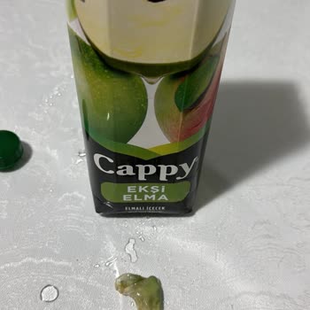 Cappy Meyve Suyu İçerisinden Çıkan Yosun