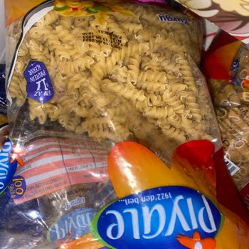 Piyale Makarna İçinde Toprak Çıktı