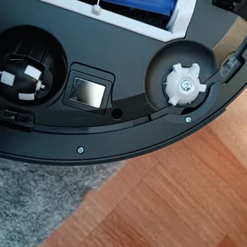 My Tefal Robot Vacuum's Head Broke in Less Than a Year