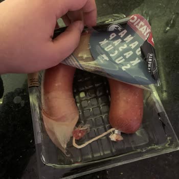 Başyazıcı Sucuk Bozuk Tat Ve Piliç Sucuğuna Benzemesi.