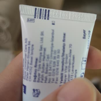 Bepanthol Sensiderm Egzamalı Ciltler İçin Krem Yanma ve Kaşınma Yaptı