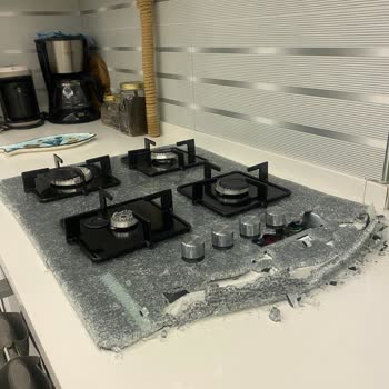 Bosch Cam Ocak Patladı