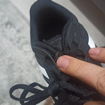 FLO Ayakkabı FLO Dan Gelen Hatalı Veyahut Çakma Ürün.