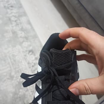 FLO Ayakkabı FLO Dan Gelen Hatalı Veyahut Çakma Ürün.