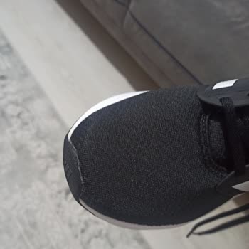 FLO Ayakkabı FLO Dan Gelen Hatalı Veyahut Çakma Ürün.