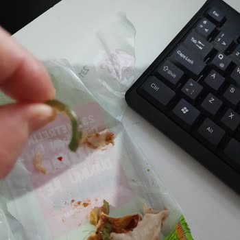 Oses Çiğköfte Dürümde Yüzük Sürprizi Ve Kaba Tavır!
