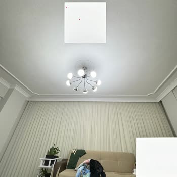 iPhone 15 Pro Kamerada Kırmızı Mor Noktalar