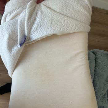 Hepsiburada 36 Ay Garantili Fahiş Fiyata Satılan Yastığın Küf Ve Koku Yapması